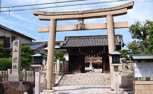 岡山神社の鳥居