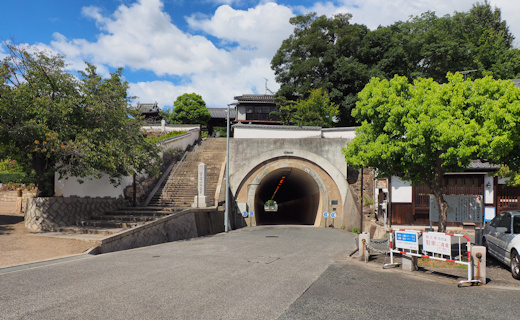 鶴形山トンネル