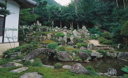 大通寺・石の庭園