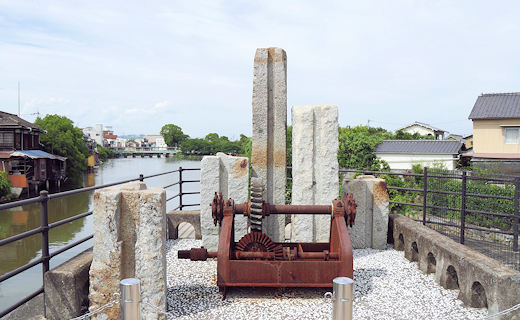 港水門のモニュメント