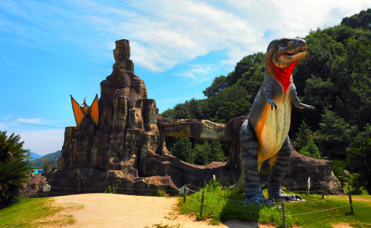 公園内の恐竜