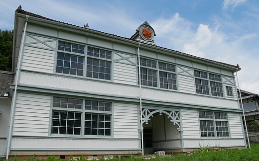 旧赤坂尋常高等小学校の校舎