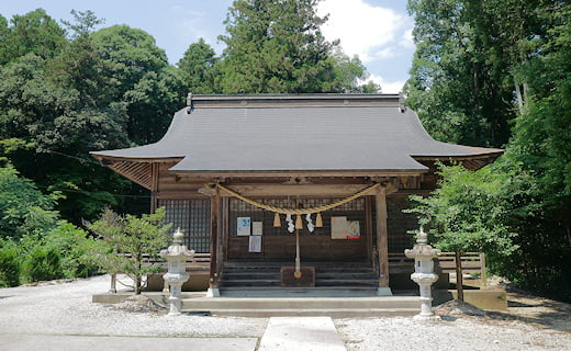 江原八幡神社の拝殿