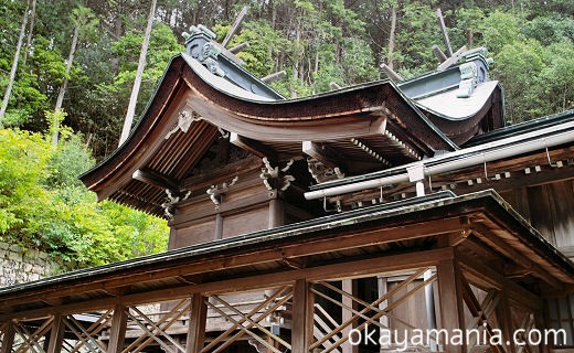 岩山神社の本殿