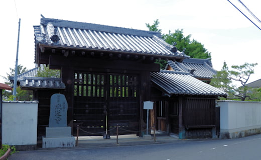 成道寺の山門