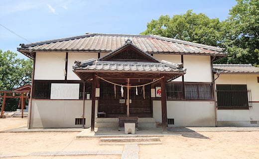 生石神社の拝殿