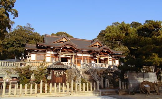 鶴崎神社の拝殿
